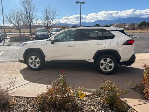 2019 Toyota RAV4 Hybrid XLE