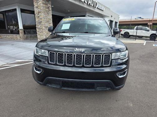 2018 Jeep Grand Cherokee Laredo E