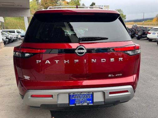 2023 Nissan Pathfinder SL 4WD