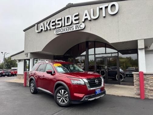 2023 Nissan Pathfinder SL 4WD