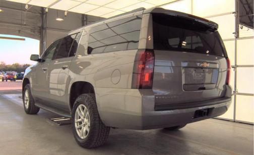 Pepperdust Metallic 2018 Chevrolet Suburban LT