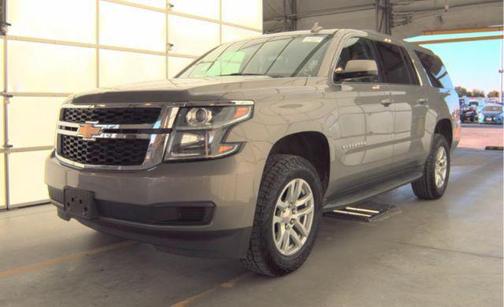 Pepperdust Metallic 2018 Chevrolet Suburban LT