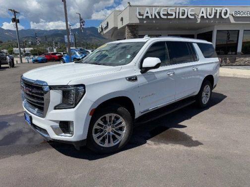 Summit White 2023 GMC Yukon XL SLT