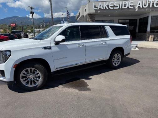 2023 GMC Yukon XL SLT