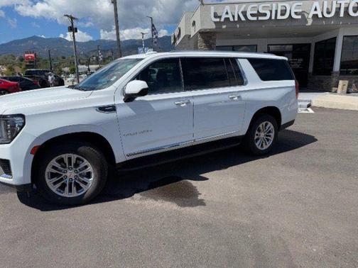 Summit White 2023 GMC Yukon XL SLT