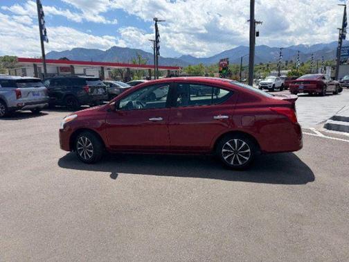 Cayenne Red 2018 Nissan Versa 1.6 SV