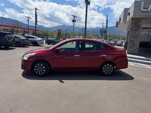Cayenne Red 2018 Nissan Versa 1.6 SV