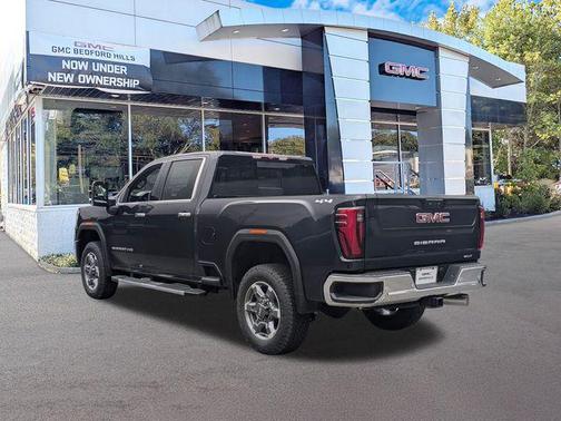 2025 GMC Sierra 3500 SLT