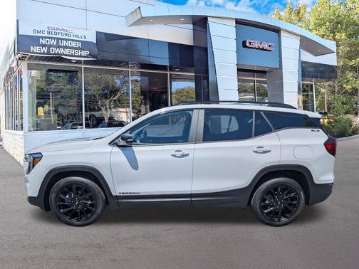 Summit White 2023 GMC Terrain SLE