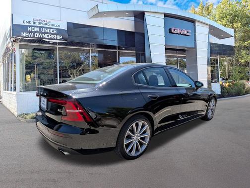 Black Stone 2020 Volvo S60 T6 Momentum