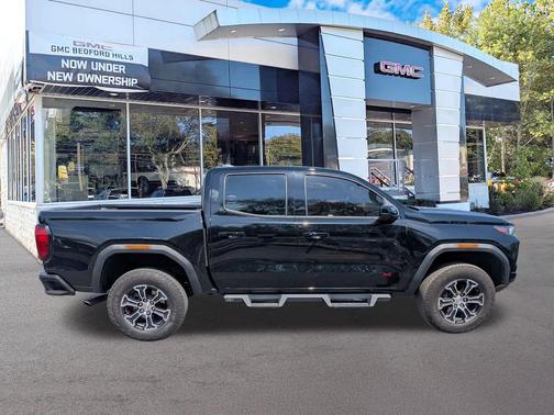 Onyx Black 2023 GMC Canyon AT4