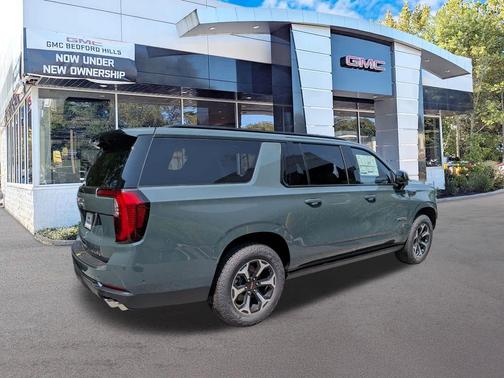 Midnight Pine 2026 GMC Yukon XL 4WD AT4