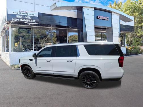 Summit White 2023 GMC Yukon XL Denali