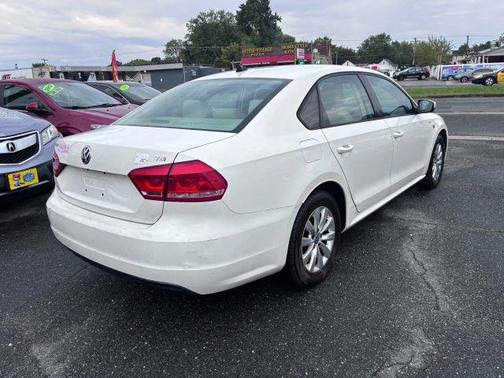 2014 Volkswagen Passat 1.8T Wolfsburg Edition