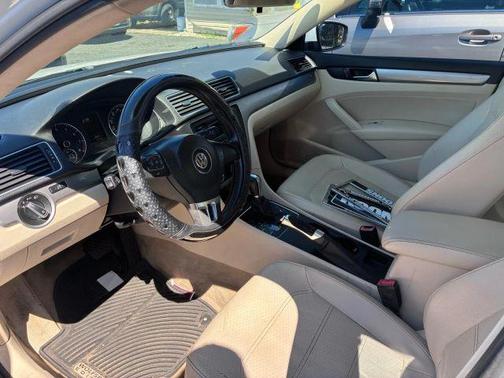 2014 Volkswagen Passat 1.8T Wolfsburg Edition