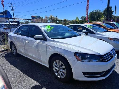 2014 Volkswagen Passat 1.8T Wolfsburg Edition