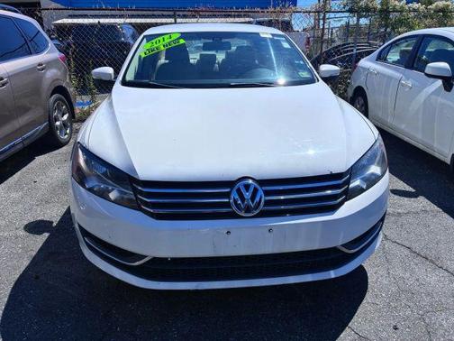2014 Volkswagen Passat 1.8T Wolfsburg Edition