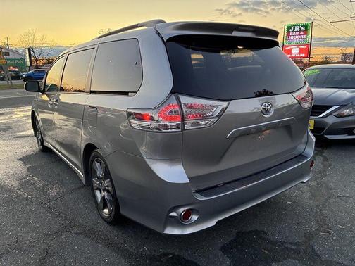 2014 Toyota Sienna SE