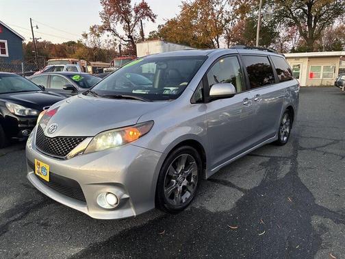 2014 Toyota Sienna SE