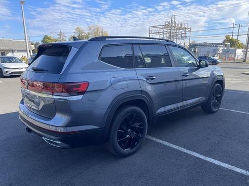 2025 Volkswagen Atlas 2.0T SE w/Technology 4MOTION