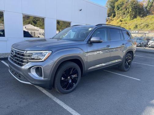 2025 Volkswagen Atlas 2.0T SE w/Technology 4MOTION