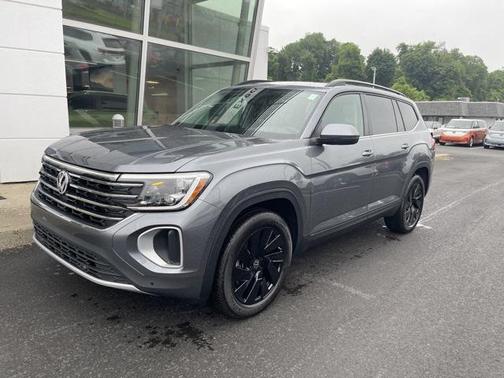 2025 Volkswagen Atlas 2.0T SE w/Technology 4MOTION