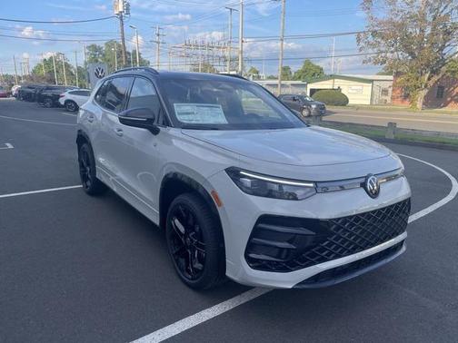 2025 Volkswagen Tiguan 2.0T SE R-Line Black 4MOTION