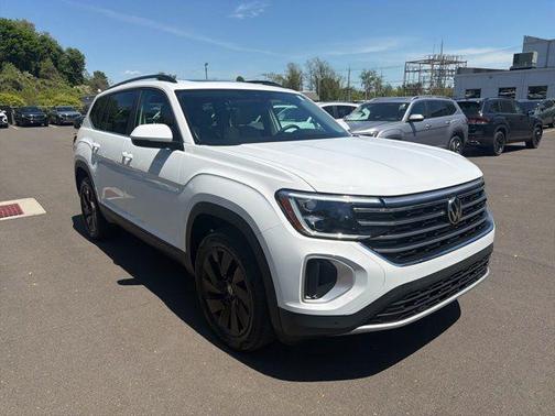 Pure White 2025 Volkswagen Atlas 2.0T SE w/Technology 4MOTION