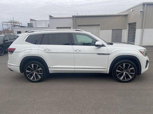 2025 Volkswagen Atlas 2.0T SEL Premium R-Line 4MOTION