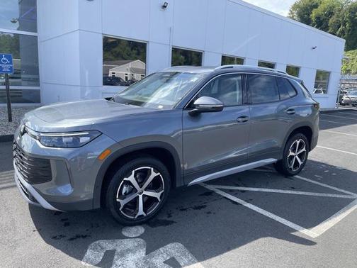 2025 Volkswagen Tiguan 2.0T SE 4MOTION