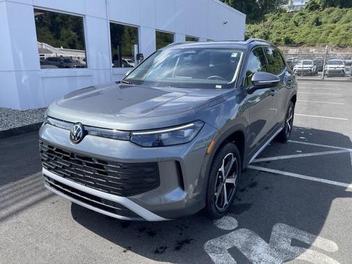 2025 Volkswagen Tiguan 2.0T SE 4MOTION