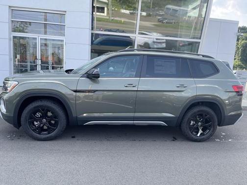 2025 Volkswagen Atlas 2.0T Peak Edition
