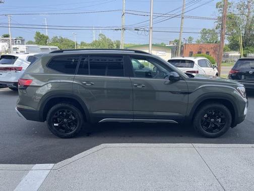2025 Volkswagen Atlas 2.0T Peak Edition