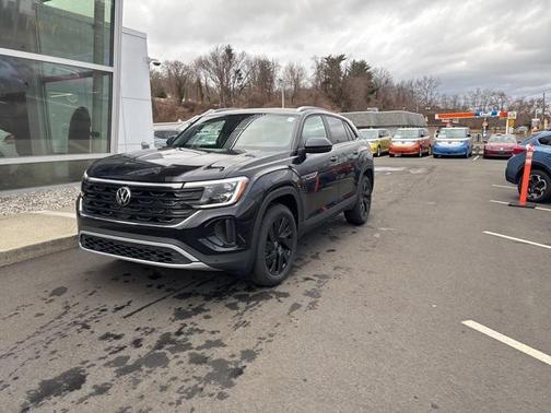 2025 Volkswagen Atlas Cross Sport 2.0T SE w/Technology 4MOTION
