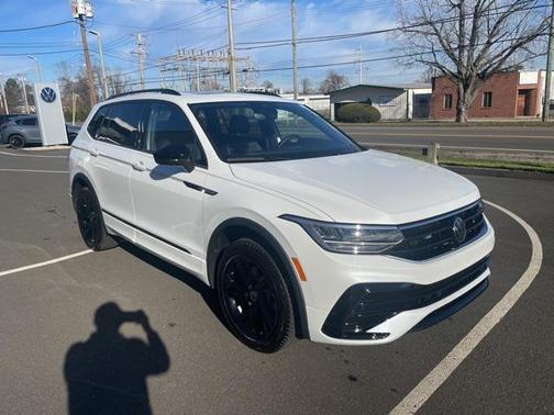 2024 Volkswagen Tiguan 2.0T SE R-Line Black 4MOTION