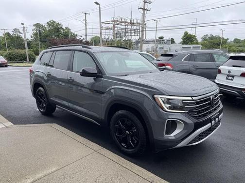 2024 Volkswagen Atlas 2.0T SE w/Technology 4MOTION