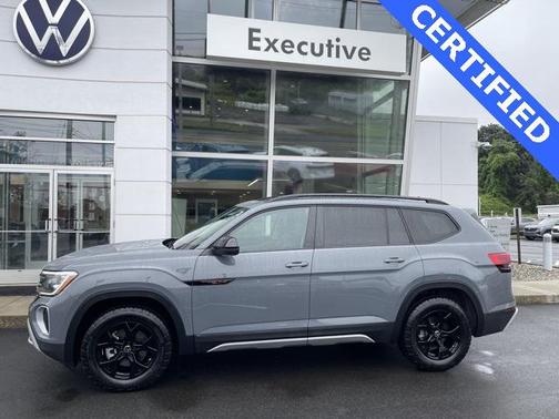 2024 Volkswagen Atlas 2.0T SE w/Technology 4MOTION