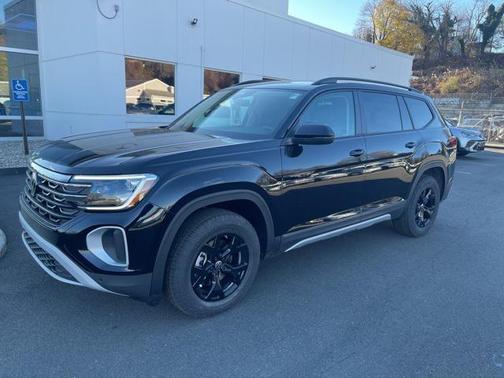 2026 Volkswagen Atlas Peak Edition