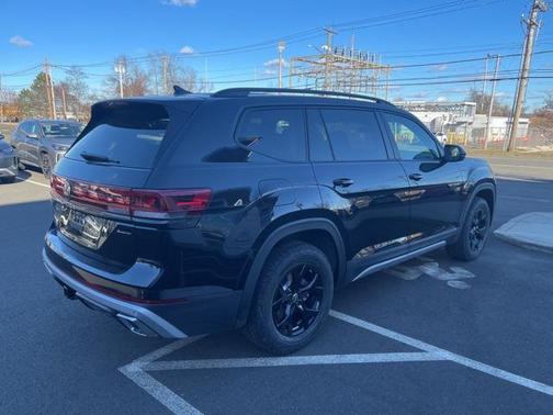 2026 Volkswagen Atlas Peak Edition