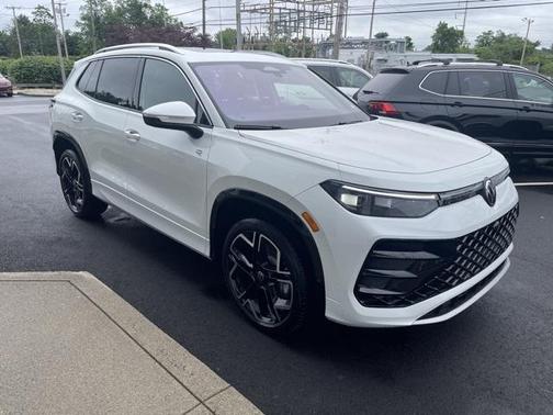 2025 Volkswagen Tiguan 2.0T SEL R-Line 4MOTION