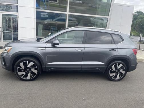 2024 Volkswagen Taos 1.5T SEL