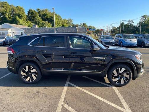 deep black pearl 2026 Volkswagen Atlas Cross Sport 2.0T SEL