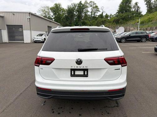 Pure White 2024 Volkswagen Tiguan 2.0T SE 4MOTION