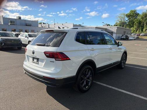Pure White 2024 Volkswagen Tiguan 2.0T SE 4MOTION