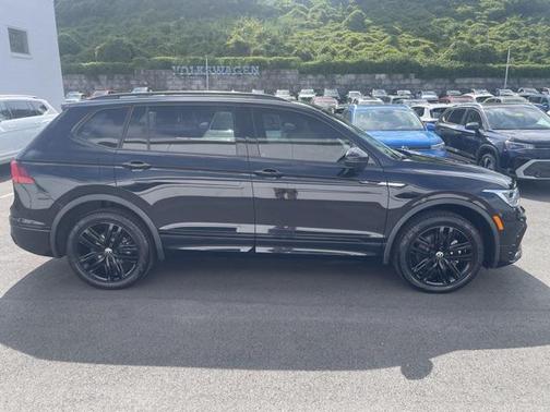 2022 Volkswagen Tiguan 2.0T SE R-Line Black 4MOTION