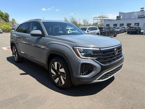 Pure Gray 2025 Volkswagen Atlas Cross Sport 2.0T SE w/Technology 4MOTION