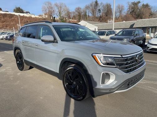 2025 Volkswagen Atlas 2.0T SE w/Technology 4MOTION