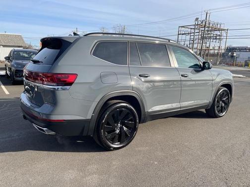 2025 Volkswagen Atlas 2.0T SE w/Technology 4MOTION