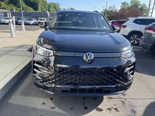 2025 Volkswagen Tiguan 2.0T SE R-Line Black 4MOTION