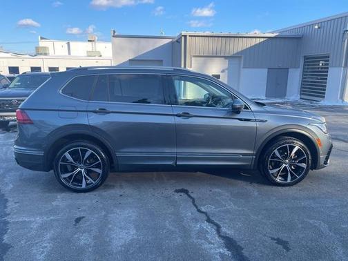 2022 Volkswagen Tiguan 2.0T SEL R-Line 4MOTION